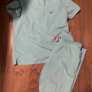 Figs Aqua Scrub Set Medium